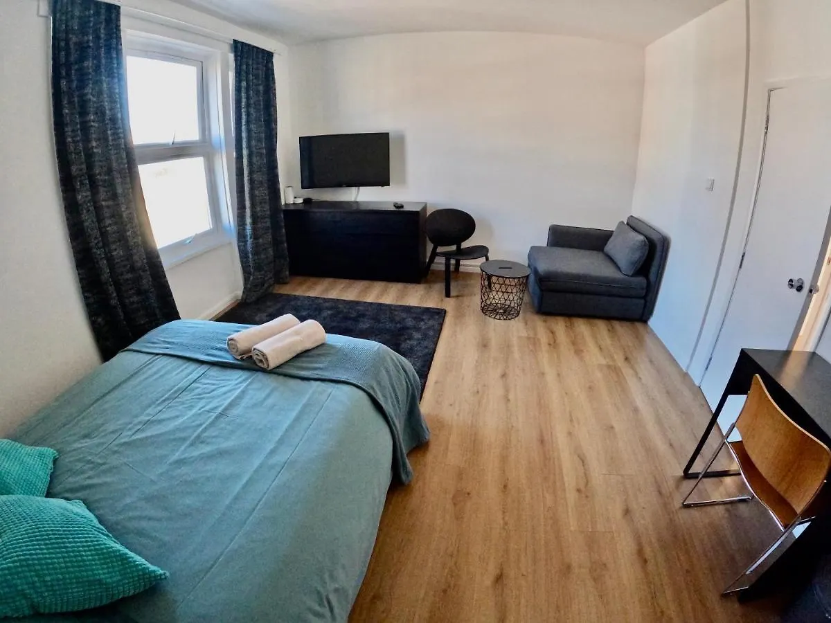 Apartment Lovely One Bedroom Flat London